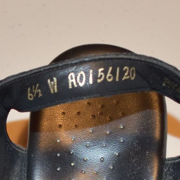 SOLD • SAS Suntimer Black Crocodile Slingback Sandals Embossed Size 6 1/2 W USA - Picture 8 of 11